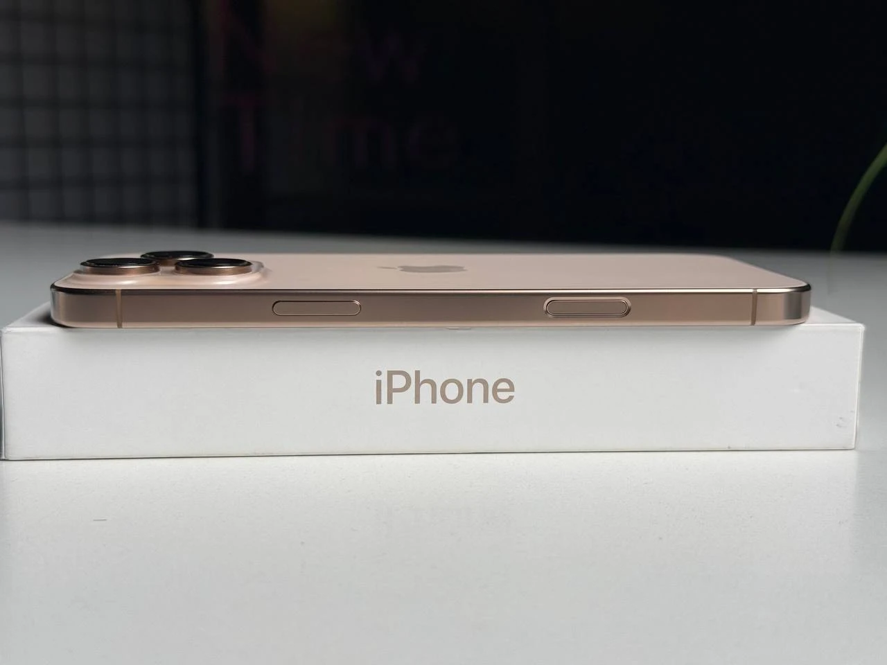 ВЖИВАНИЙ Apple iPhone 16 Pro Max 512GB eSim Desert Titanium (MYW93) - Стан: ідеальний | Акумулятор: 94% | Комплектація: повний | Гарантія: 1 міс.