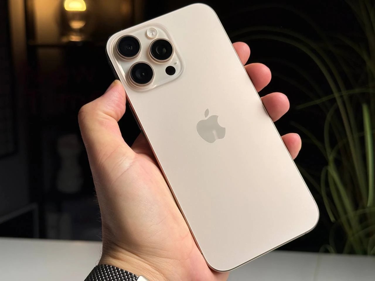 Б/У Apple iPhone 16 Pro Max 512GB Desert Titanium (MYX23) - Состояние: хороший | Аккумулятор: 96% | Комплектация: полный | Гарантія: 3 мес.