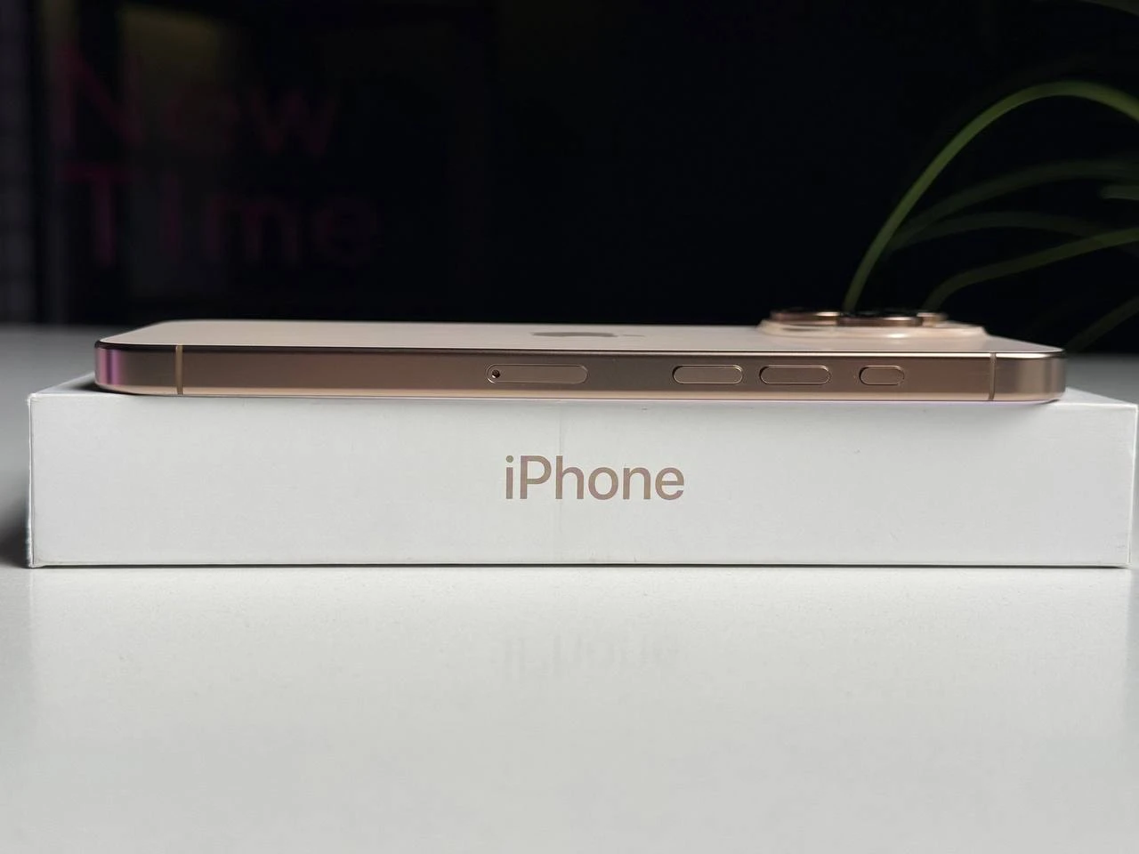 ВЖИВАНИЙ Apple iPhone 16 Pro Max 512GB Desert Titanium (MYX23) - Стан: гарний | Акумулятор: 97% | Комплектація: повний | Гарантія: 3 міс.