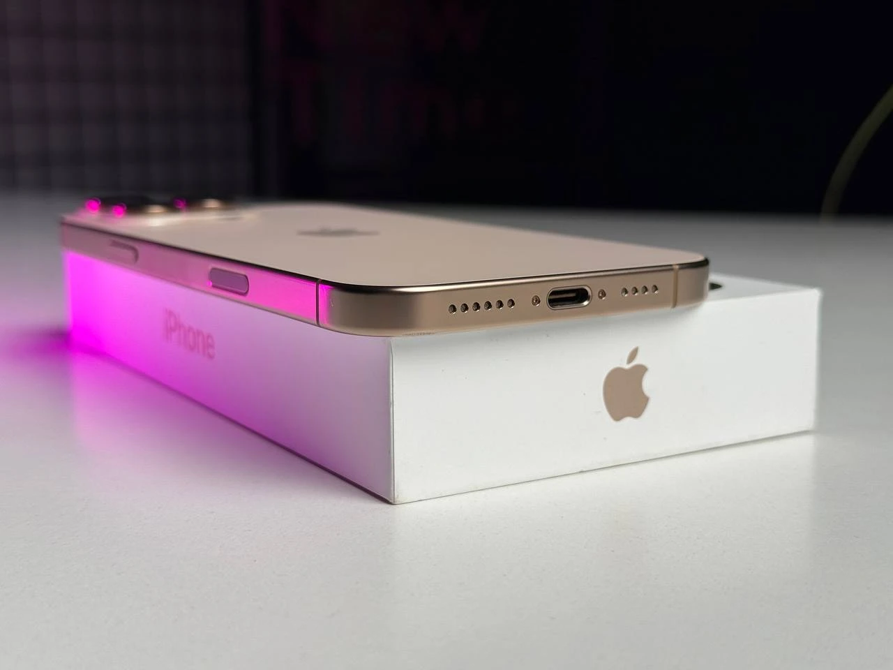 ВЖИВАНИЙ Apple iPhone 16 Pro Max 512GB Desert Titanium (MYX23) - Стан: гарний | Акумулятор: 97% | Комплектація: повний | Гарантія: 3 міс.