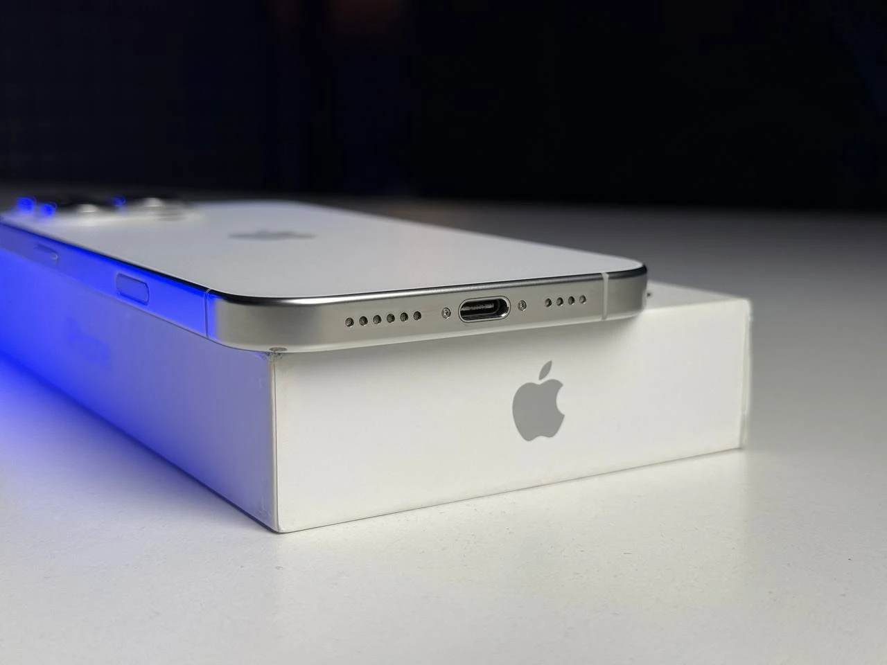 Б/У Apple iPhone 16 Pro Max 512GB White Titanium (MYX13) - Состояние: хороший | Аккумулятор: 91% | Комплектация: полный | Гарантія: 3 мес.