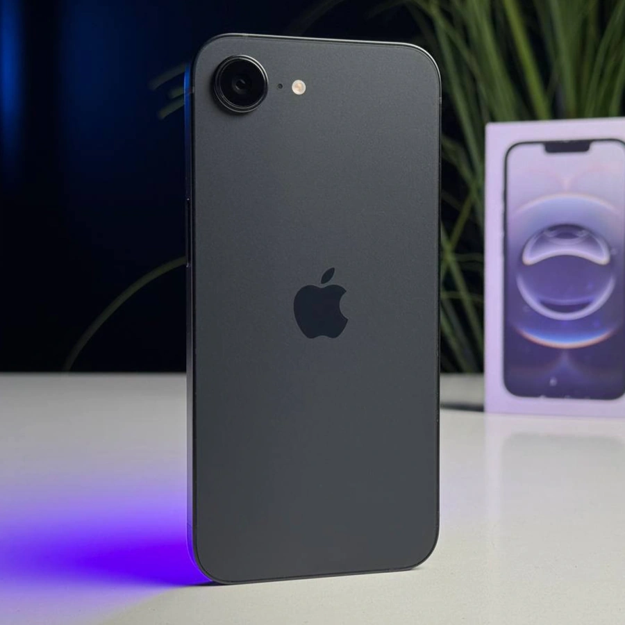 Б/У Apple iPhone 16e 256GB Black (MD1T4) - Состояние: хороший | Аккумулятор: 100% | Комплектация: полный | Гарантія: 3 мес.