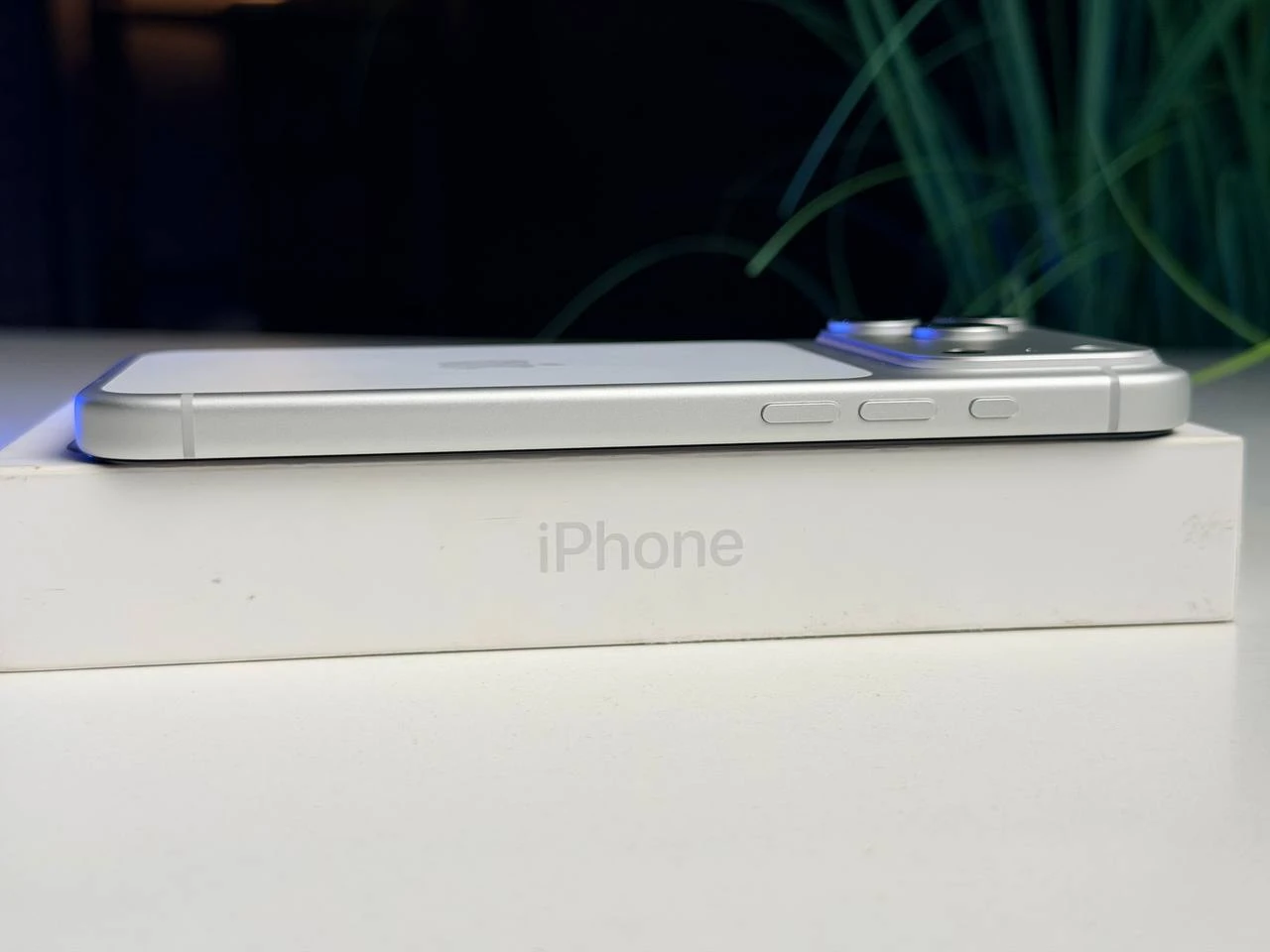 Б/У Apple iPhone 17 Pro Max 256GB eSim Silver (MFXG4, MFY84) - Состояние: идеальный | Аккумулятор: 100% | Комплектация: полный | Гарантія: 3 мес.