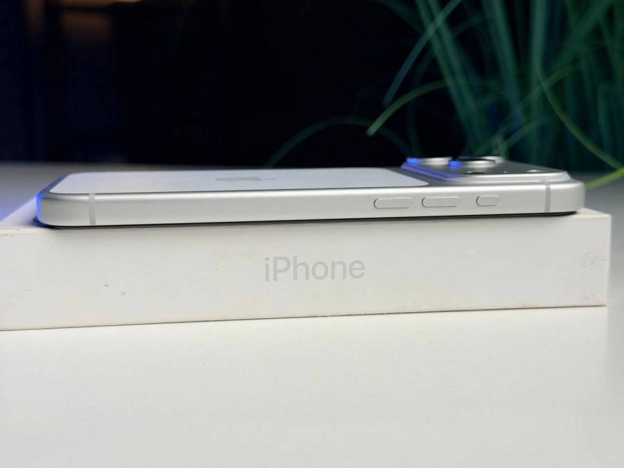 ВЖИВАНИЙ Apple iPhone 17 Pro Max 256GB eSim Silver (MFXG4, MFY84) - Стан: ідеальний | Акумулятор: 100% | Комплектація: повний | Гарантія: 3 міс.