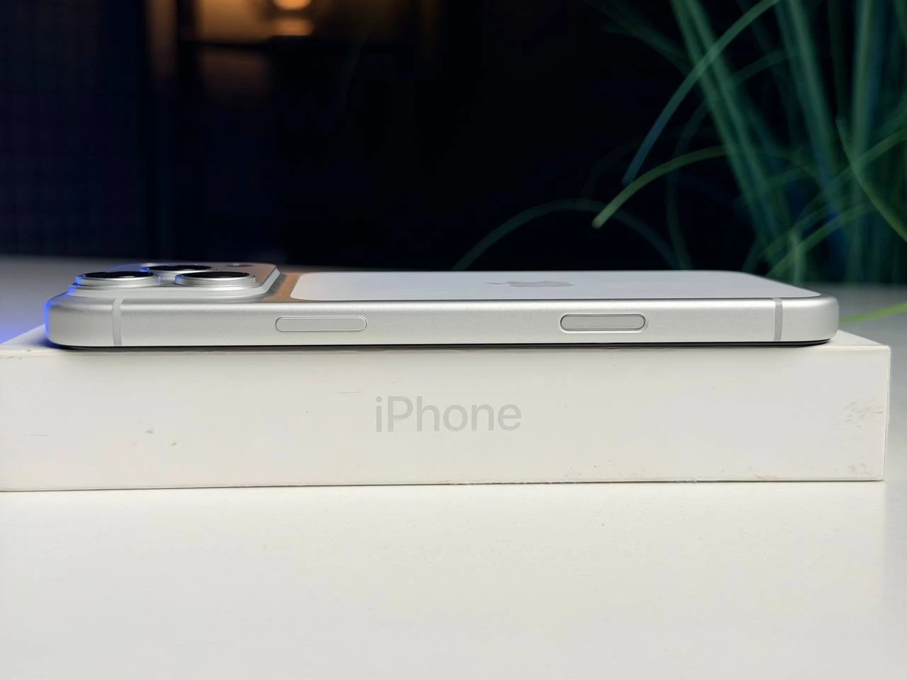 Б/У Apple iPhone 17 Pro Max 256GB eSim Silver (MFXG4, MFY84) - Состояние: идеальный | Аккумулятор: 100% | Комплектация: полный | Гарантія: 3 мес.