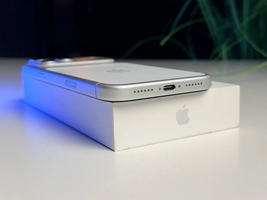ВЖИВАНИЙ Apple iPhone 17 Pro Max 256GB eSim Silver (MFXG4, MFY84) - Стан: ідеальний | Акумулятор: 100% | Комплектація: повний | Гарантія: 3 міс.