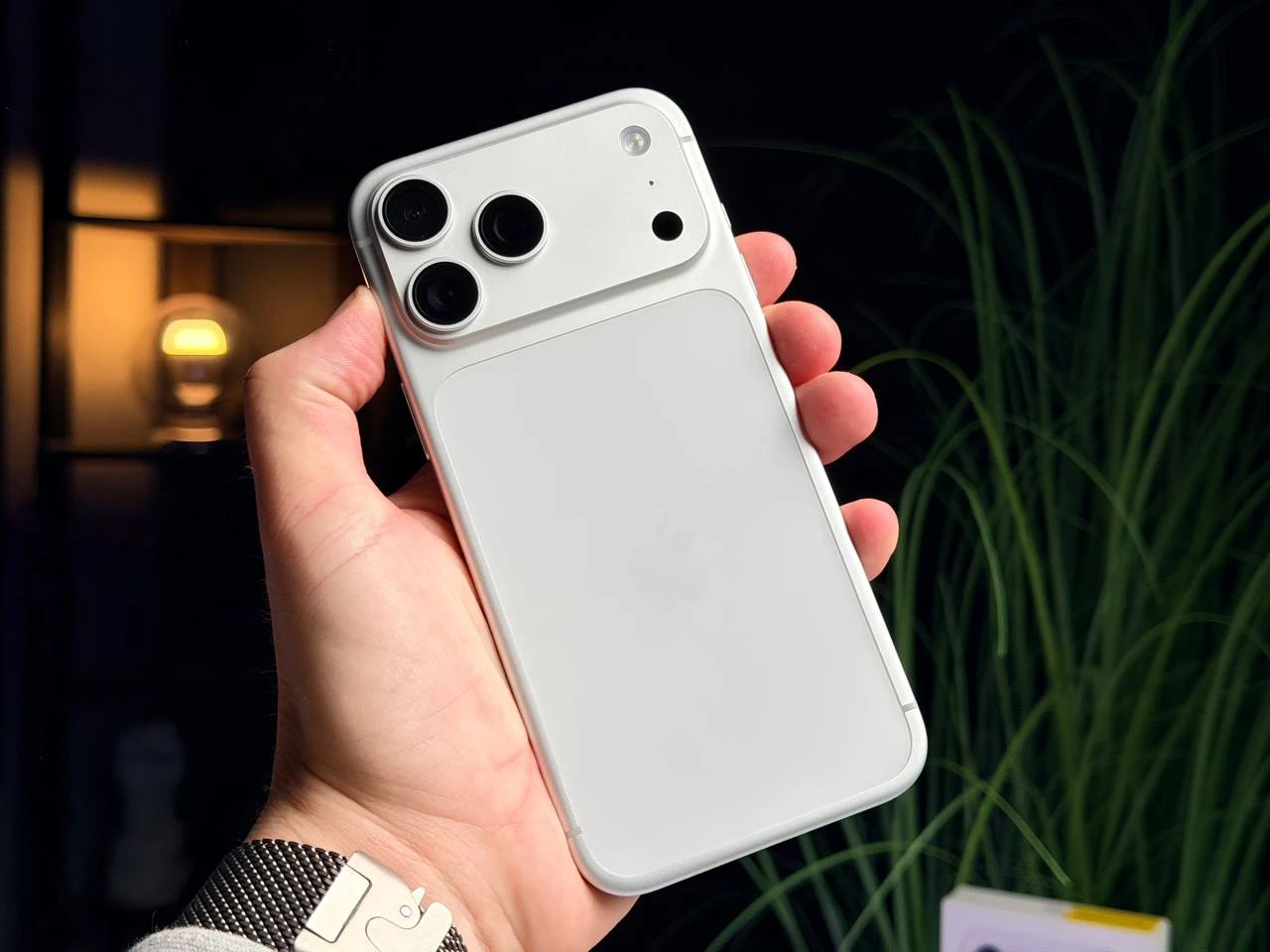 ВИТРИННЫЙ Apple iPhone 17 Pro Max 256GB Silver (MFYM4) - Состояние: идеальный | Аккумулятор: 100% | Комплектация: полный | Гарантія: 3 мес.