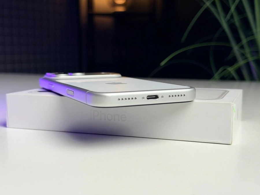 ВІТРИННИЙ Apple iPhone 17 Pro Max 256GB Silver (MFYM4) - Стан: ідеальний | Акумулятор: 100% | Комплектація: повний | Гарантія: 3 міс.