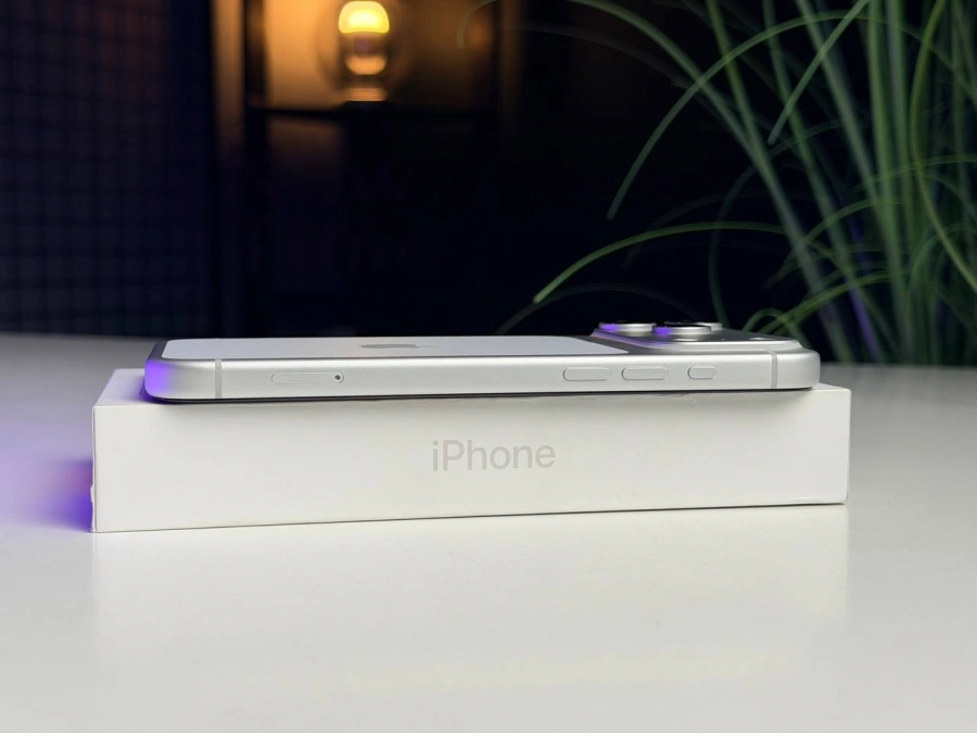 ВІТРИННИЙ Apple iPhone 17 Pro Max 256GB Silver (MFYM4) - Стан: ідеальний | Акумулятор: 100% | Комплектація: повний | Гарантія: 3 міс.