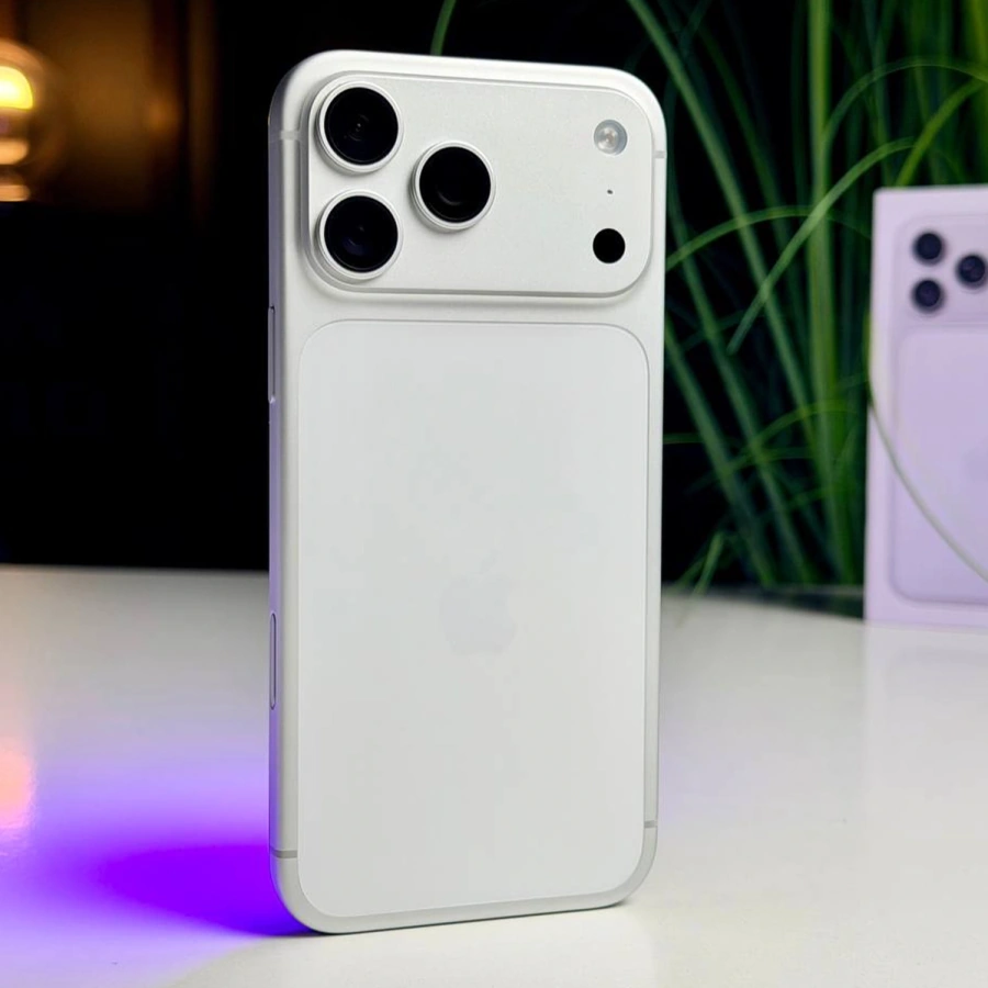 ВІТРИННИЙ Apple iPhone 17 Pro Max 256GB Silver (MFYM4) - Стан: ідеальний | Акумулятор: 100% | Комплектація: повний | Гарантія: 3 міс.