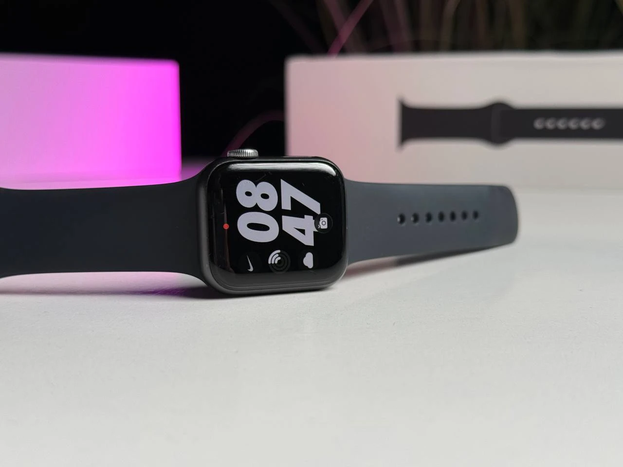 ВЖИВАНИЙ Apple Watch Series 6 GPS 40mm Space Gray Aluminum Case with Black Sport Band (MG133) - Стан: задовільний | Акумулятор: 76% | Комплектація: повний | Гарантія: 3 міс.