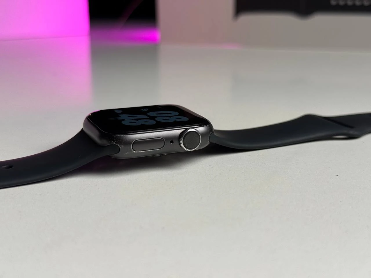ВЖИВАНИЙ Apple Watch Series 6 GPS 40mm Space Gray Aluminum Case with Black Sport Band (MG133) - Стан: задовільний | Акумулятор: 76% | Комплектація: повний | Гарантія: 3 міс.