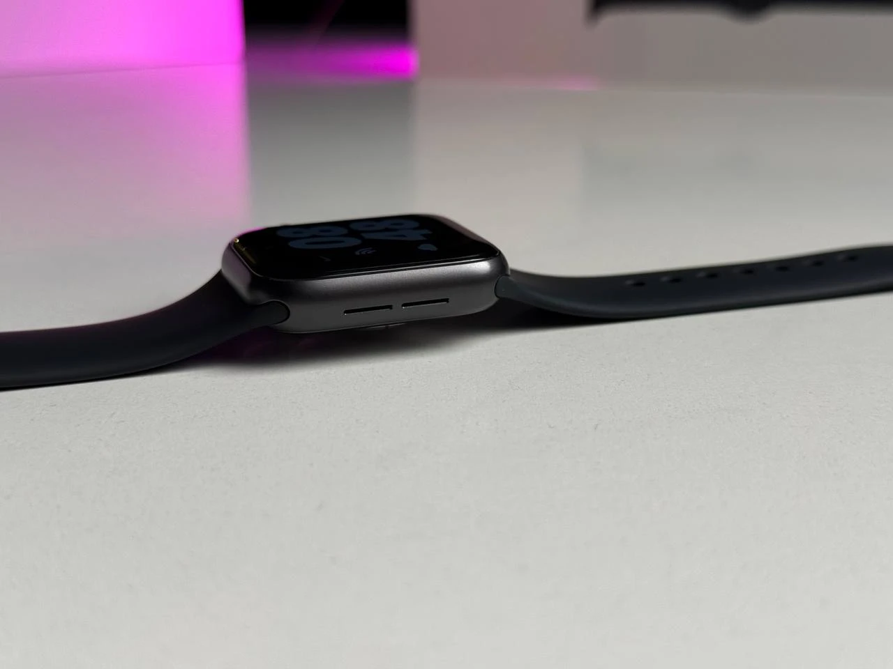 ВЖИВАНИЙ Apple Watch Series 6 GPS 40mm Space Gray Aluminum Case with Black Sport Band (MG133) - Стан: задовільний | Акумулятор: 76% | Комплектація: повний | Гарантія: 3 міс.