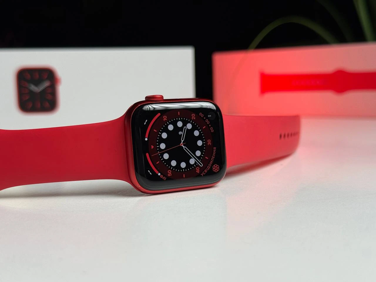 ВЖИВАНИЙ Apple Watch Series 6 GPS 44mm (PRODUCT) RED Aluminum Case with (PRODUCT) RED Sport Band (M00M3) - Стан: гарний | Акумулятор: 86% | Комплектація: повний | Гарантія: 3 міс.