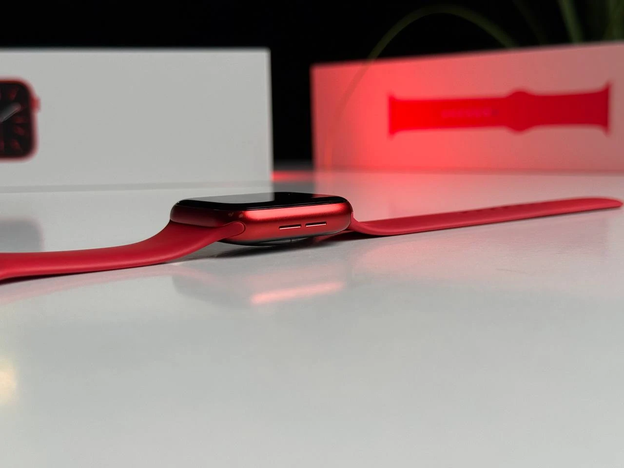 ВЖИВАНИЙ Apple Watch Series 6 GPS 44mm (PRODUCT) RED Aluminum Case with (PRODUCT) RED Sport Band (M00M3) - Стан: гарний | Акумулятор: 86% | Комплектація: повний | Гарантія: 3 міс.