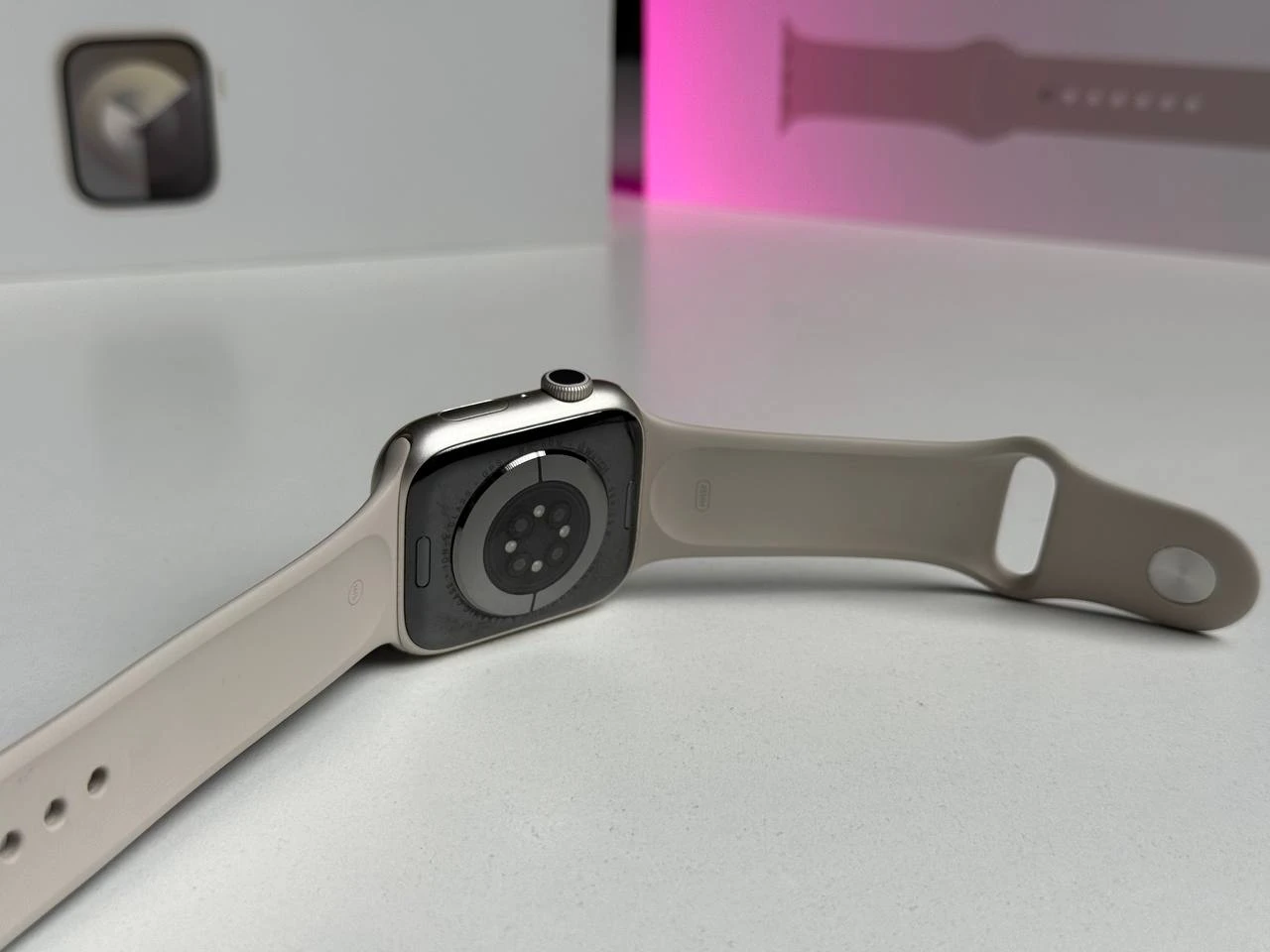 ВЖИВАНИЙ Б/У Apple Watch Series 9 GPS 45mm Starlight Aluminum Case with Starlight Sport Band - M/L (MR973) - Стан: гарний | Акумулятор: 87% | Комплектація: повний | Гарантія: 3 міс.