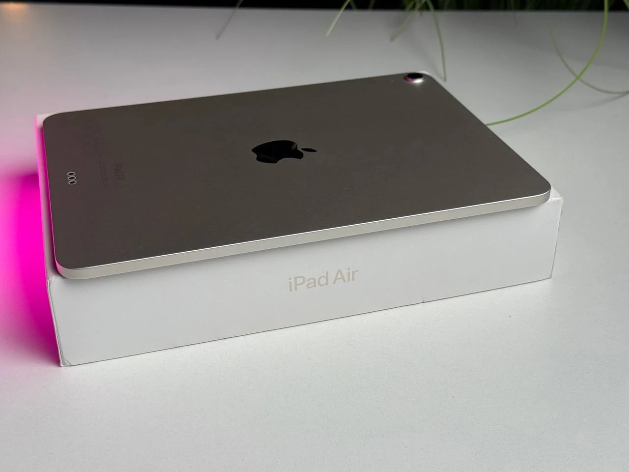 Б/У iPad Air 5 10.9'' Wi-Fi 256GB Starlight (MM9P3) - Состояние: хороший | Аккумулятор: 87% | Комплектация: полный | Гарантія: 3 мес.