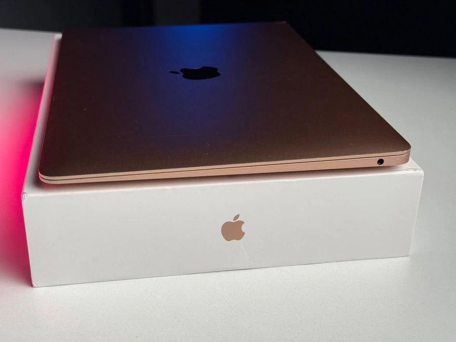 Б/У MacBook Air 13" M1/8CPU/7GPU/8GB/256GB Gold 2020 (MGND3) - Состояние: удовлетворительный | Аккумулятор: 83% | Комплектация: полный | Гарантія: 3 мес.