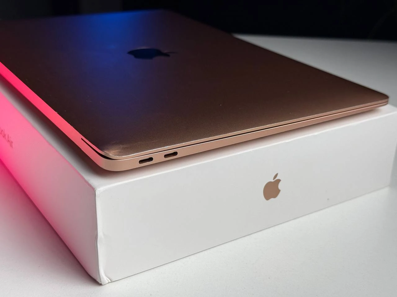 ВЖИВАНИЙ MacBook Air 13" M1/8CPU/7GPU/8GB/256GB Gold 2020 (MGND3) - Стан: задовільний | Акумулятор: 83% | Комплектація: повний | Гарантія: 3 міс.