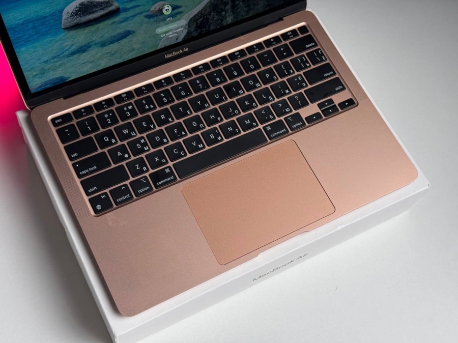 Б/У MacBook Air 13" M1/8CPU/7GPU/8GB/256GB Gold 2020 (MGND3) - Состояние: удовлетворительный | Аккумулятор: 83% | Комплектация: полный | Гарантія: 3 мес.