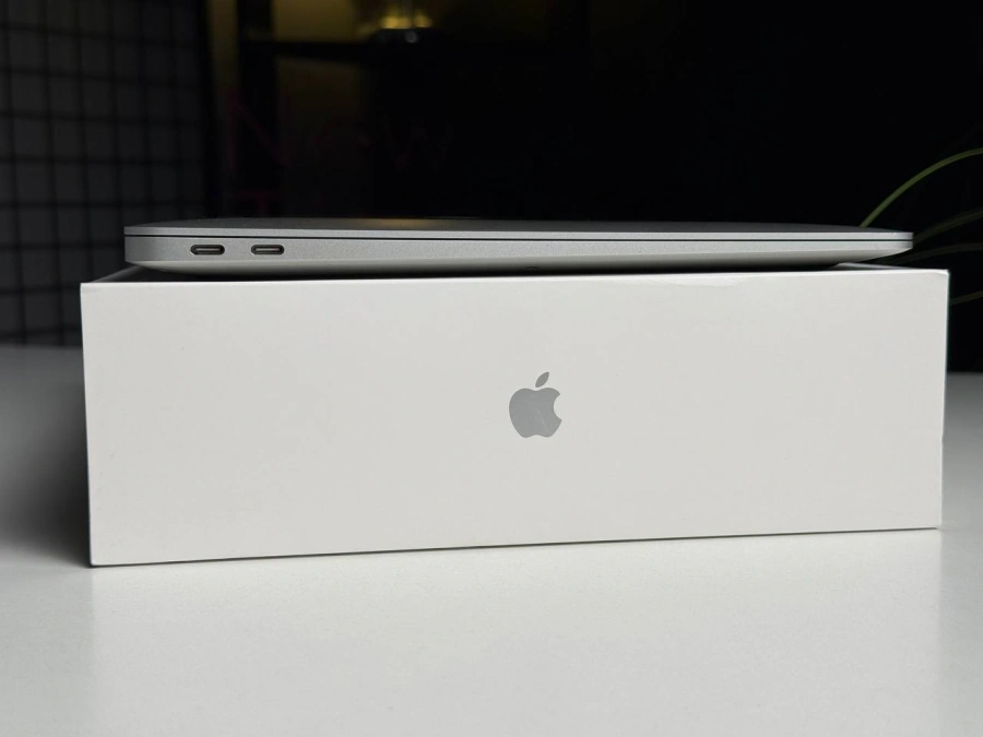 ВЖИВАНИЙ MacBook Air 13" Silver 2020 (MWTK2) - Стан: гарний | Акумулятор: 78% | Комплектація: повний | Гарантія: 1 міс.