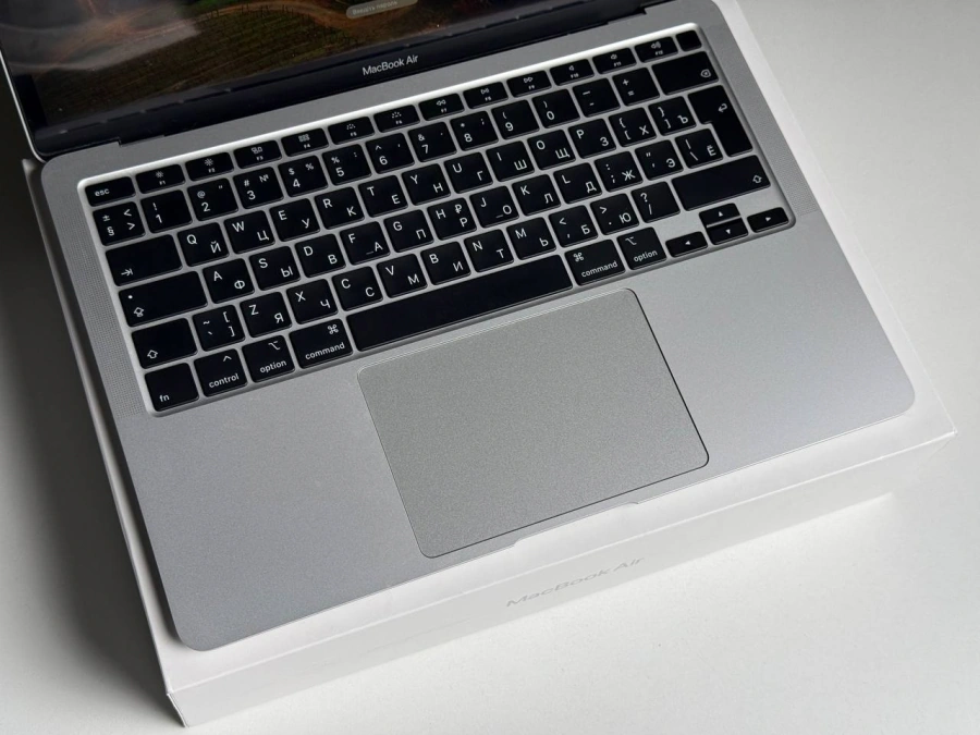 ВЖИВАНИЙ MacBook Air 13" Silver 2020 (MWTK2) - Стан: гарний | Акумулятор: 78% | Комплектація: повний | Гарантія: 1 міс.