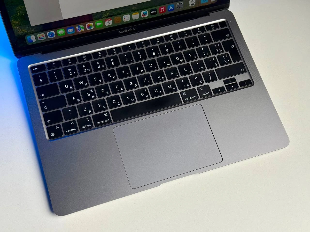 ВЖИВАНИЙ MacBook Air 13" Space Gray 2020 (MGN73) - Стан: гарний | Акумулятор: 95% | Комплектація: MacBook, зарядка | Гарантія: 3 міс.