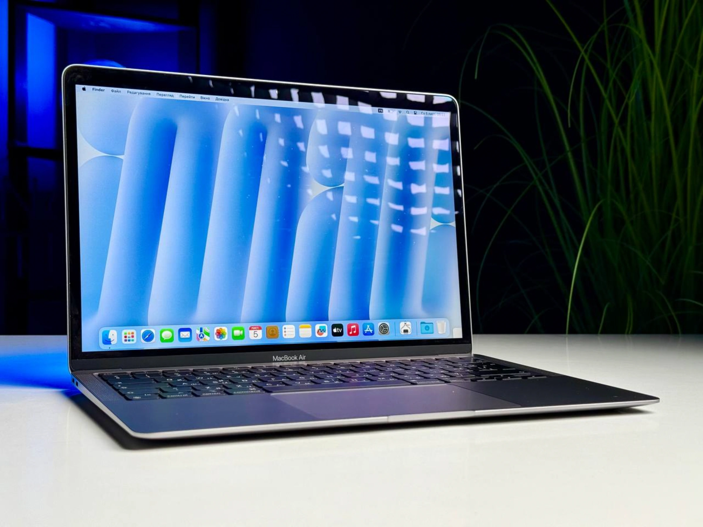 ВЖИВАНИЙ MacBook Air 13" Space Gray 2020 (MGN73) - Стан: гарний | Акумулятор: 95% | Комплектація: MacBook, зарядка | Гарантія: 3 міс. ВЖИВАНИЙ MacBook Air 13" Space Gray 2020 (MGN73) - Стан: гарний | Акумулятор: 95% | Комплектація: MacBook, зарядка | Гарантія: 3 міс.