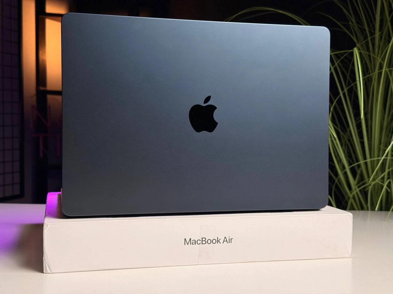 ВИТРИННЫЙ MacBook Air 15" M3/8CPU/10GPU/16GB/256GB Midnight 2024 (MC9G4, Z1BV0006K) - Состояние: хороший | Аккумулятор: 100% | Комплектация: полный | Гарантія: 3 мес.