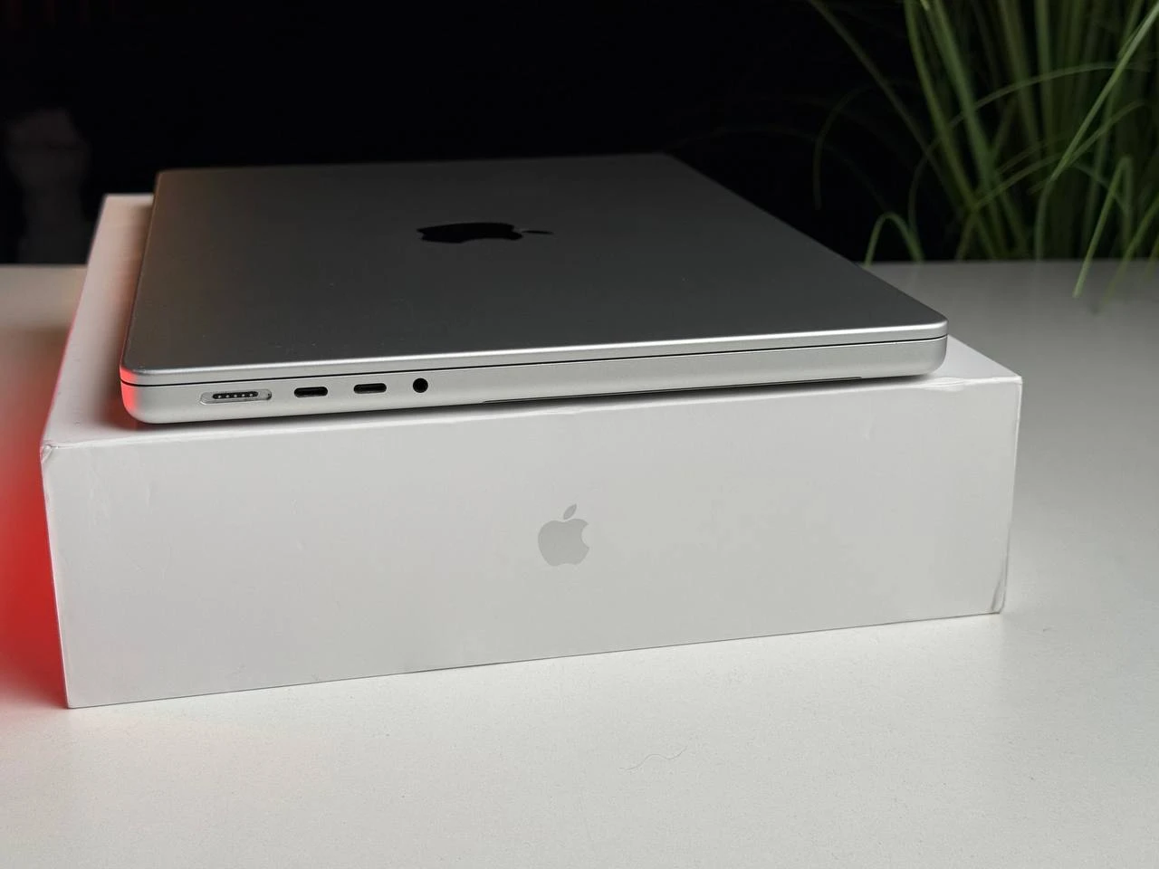 Б/У MacBook Pro 14" Silver 2023 (MPHK3) - International English - Состояние: хороший | Аккумулятор: 86% | Комплектация: полный | Гарантія: 3 мес.