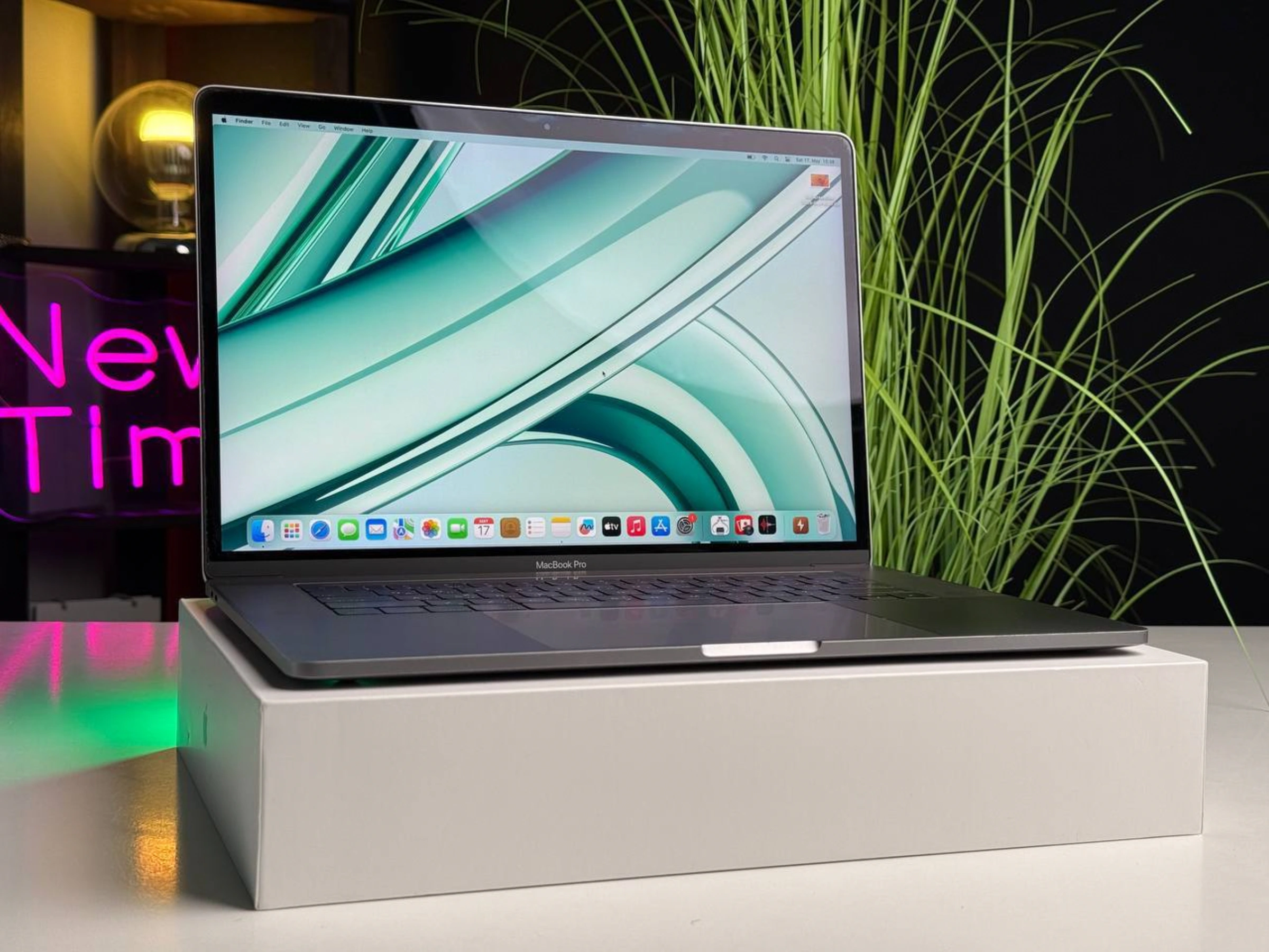 Б/У MacBook Pro 15" Space Gray i7/16GB/2TB (Z0UC0002Z) 2017 - Состояние - хорошее | Аккумулятор - 100% | Комплектация: полный | Гарантия: 3 мес.