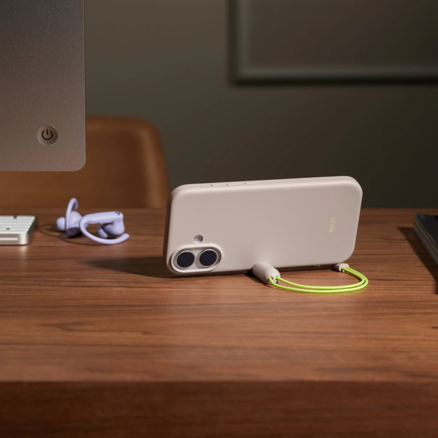 Чехол для iPhone 17 Beats Kickstand Case with MagSafe and Camera Control - Lime Stone (MGTL4)