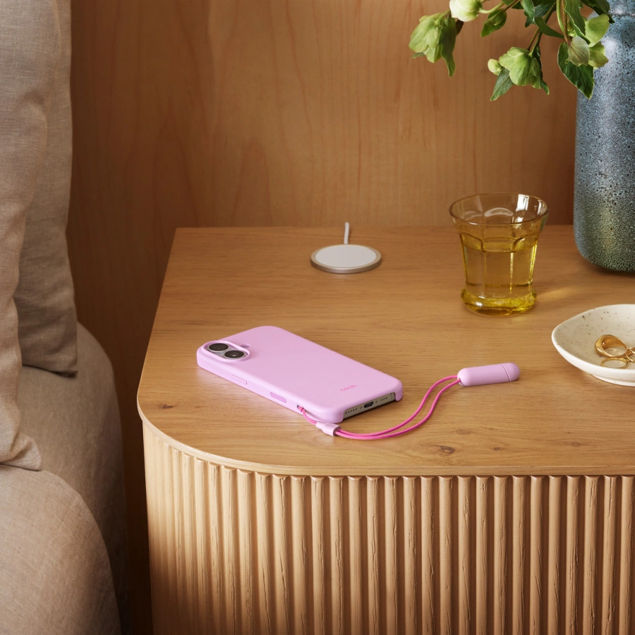 Чехол для iPhone 17 Beats Kickstand Case with MagSafe and Camera Control - Pebble Pink (MGY64)