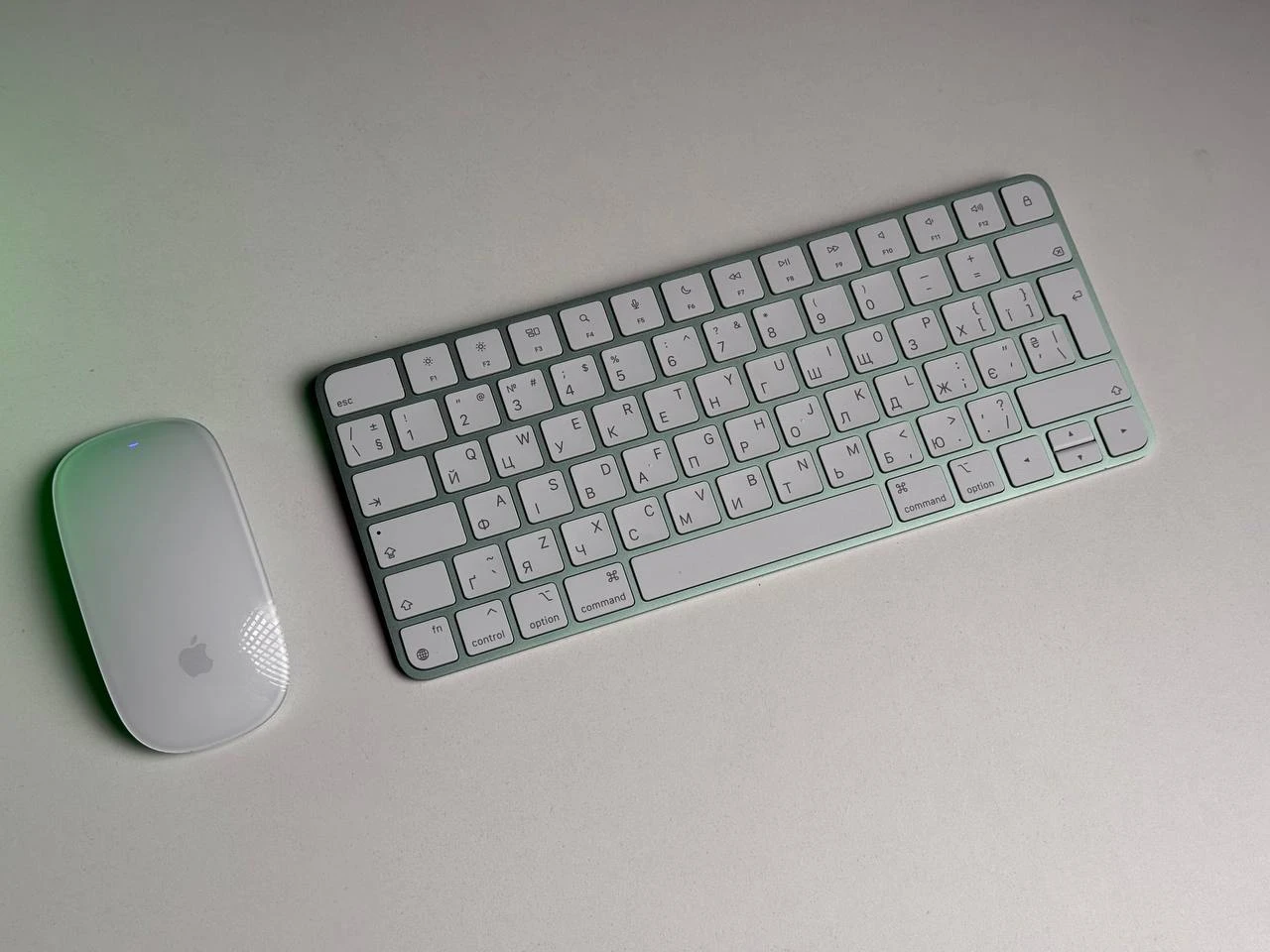 ВЖИВАНИЙ Б/У КОМПЛЕКТ Клавіатура Apple Magic Keyboard Green [Lightning] + Apple Magic Mouse [Lightning] - Стан: гарний | Акумулятор: 100% | Гарантія: 3 міс.