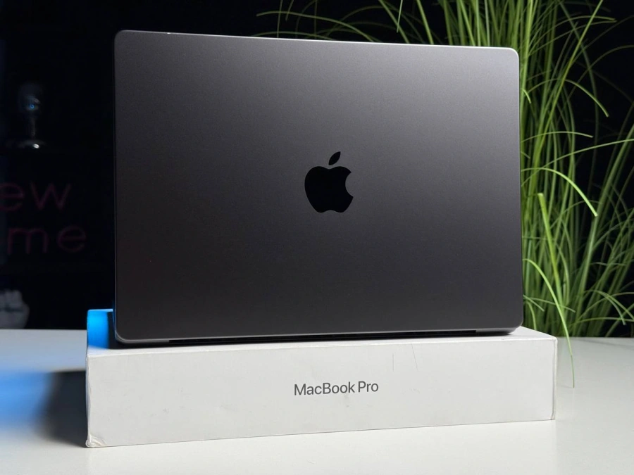 ВИТРИННЫЙ Apple MacBook Pro 14" M4/10CPU/10GPU/16GB/512GB Space Black 2024 (MW2U3) - Состояние: хороший | Аккумулятор: 100% | Комплектация: полный | Гарантия: 3 мес.