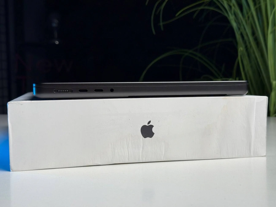 ВИТРИННЫЙ Apple MacBook Pro 14" M4/10CPU/10GPU/16GB/512GB Space Black 2024 (MW2U3) - Состояние: хороший | Аккумулятор: 100% | Комплектация: полный | Гарантия: 3 мес.