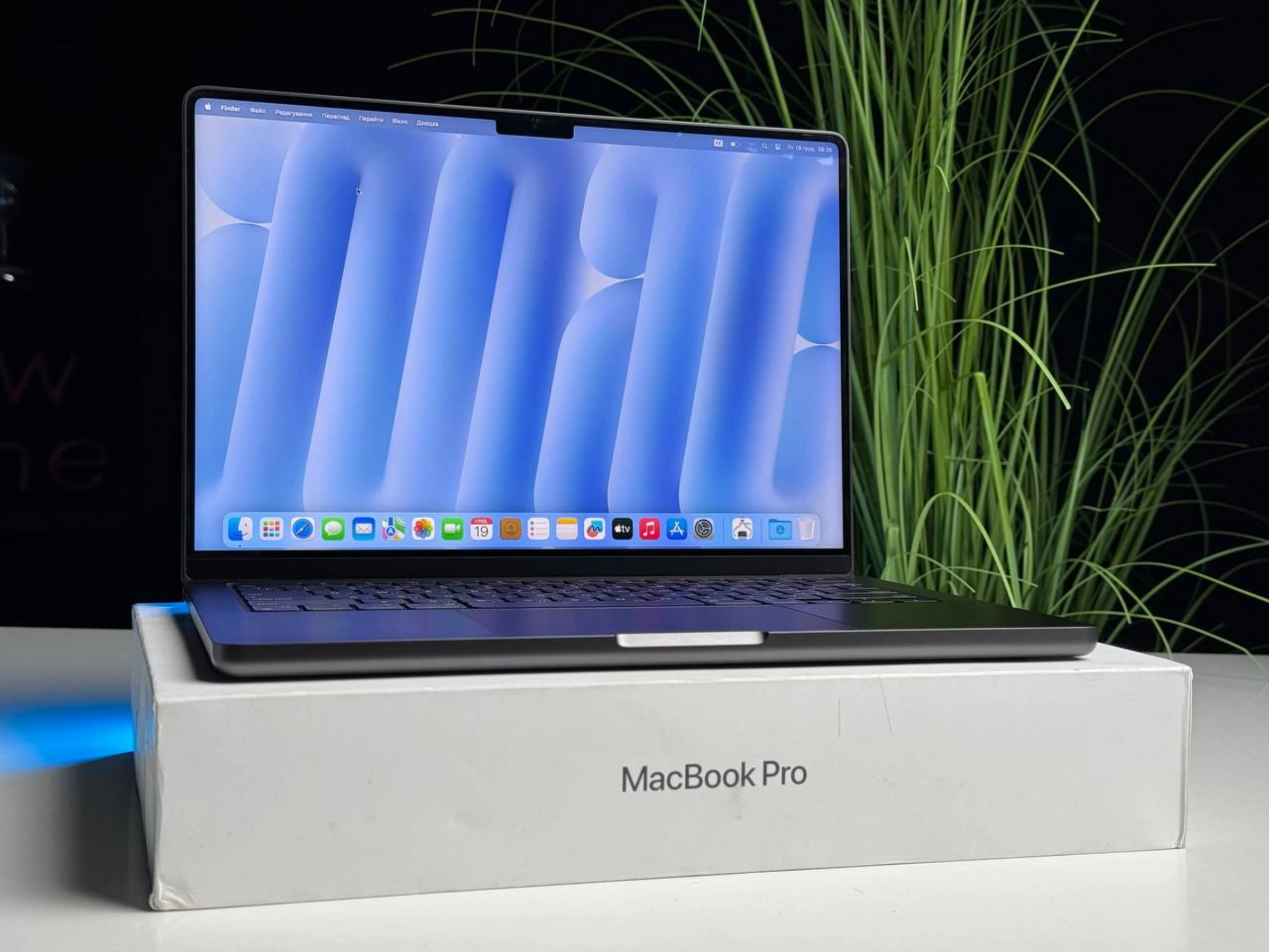 ВИТРИННЫЙ Apple MacBook Pro 14" M4/10CPU/10GPU/16GB/512GB Space Black 2024 (MW2U3) - Состояние: хороший | Аккумулятор: 100% | Комплектация: полный | Гарантия: 3 мес.