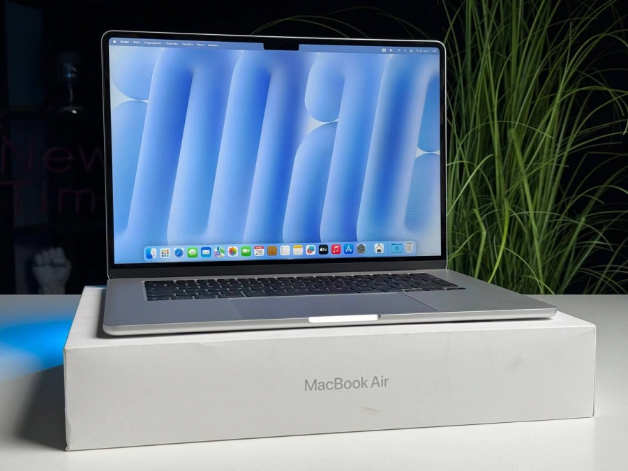 ВІТРИННИЙ MacBook Air 15" 2025 M4/10CPU/10GPU/16GB/512GB Silver (MW1H3) - Стан: гарний | Акумулятор: 100% | Комплектація: повний | Гарантія: 3 міс.