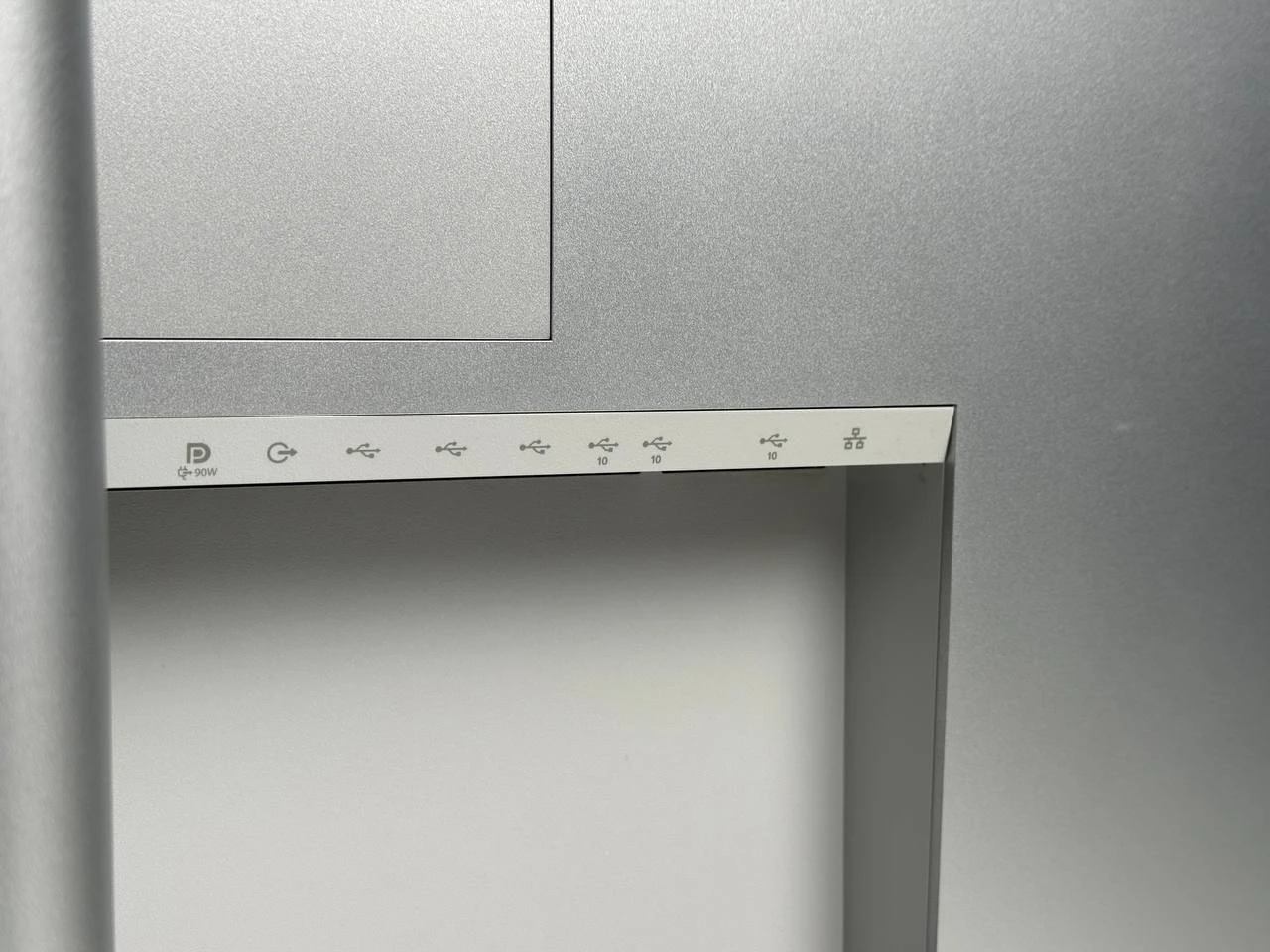 ВІТРИННИЙ Монітор Dell UltraSharp 43 4K USB-C Hub Monitor U4323QE (210-BFIS) - Стан: ідеальний | Комплектація: повний | Гарантія: 3 міс.