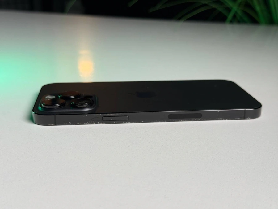 ВЖИВАНИЙ Б/У Apple iPhone 14 Pro Max 256GB Space Black eSim (MQ8T3) - Cостояние: удовлетворительное | Аккумулятор: 100% | Комплектация: iPhone, кабель | Гарантия: 3 мес.
