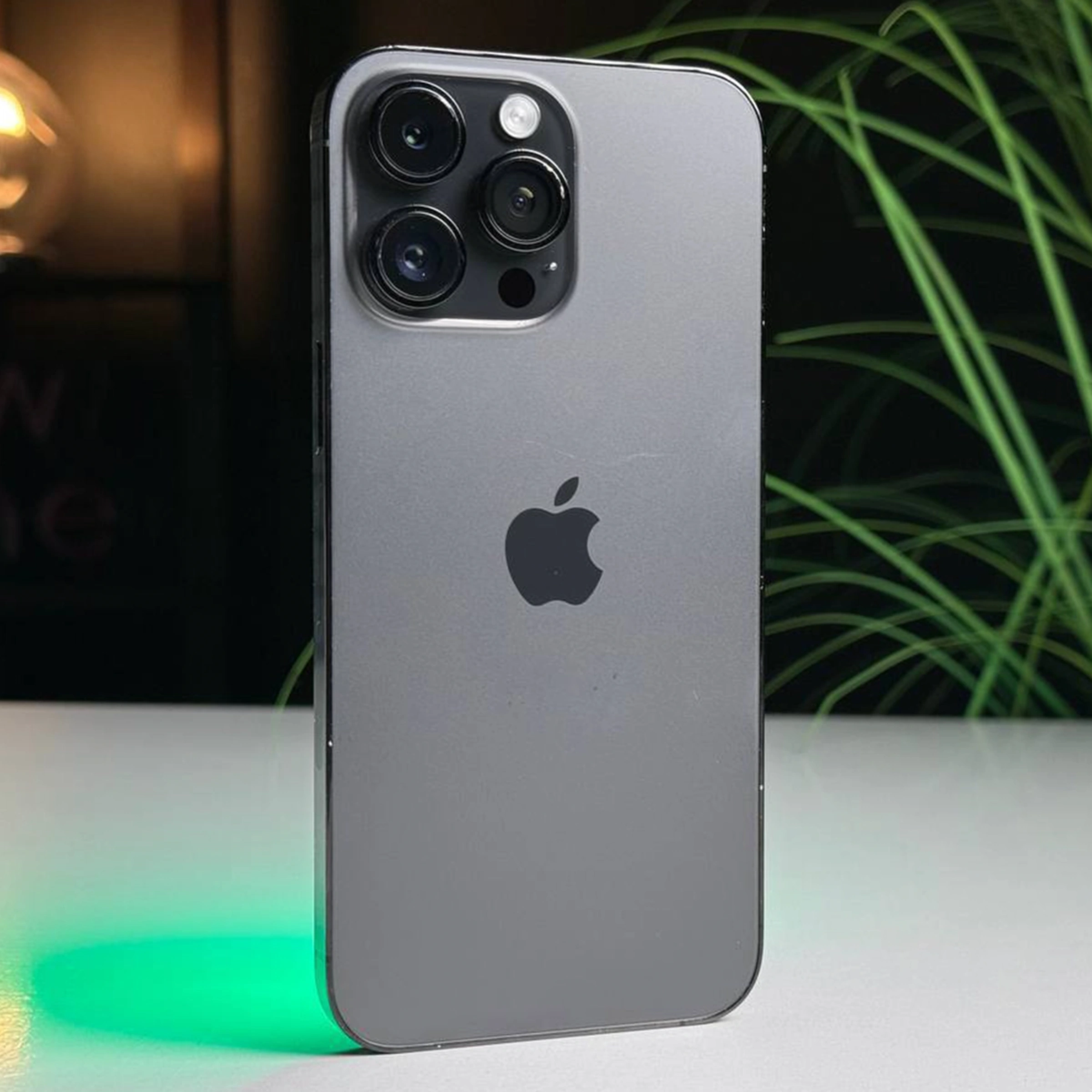 ВЖИВАНИЙ Б/У Apple iPhone 14 Pro Max 256GB Space Black eSim (MQ8T3) - Cостояние: удовлетворительное | Аккумулятор: 100% | Комплектация: iPhone, кабель | Гарантия: 3 мес.