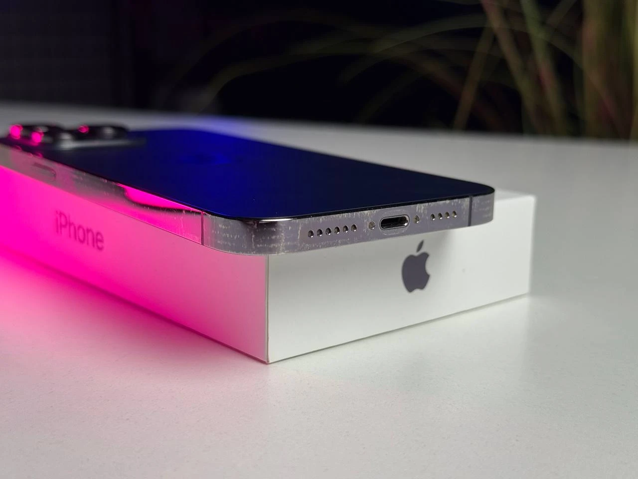 ВЖИВАНИЙ Б/У Apple iPhone 14 Pro Max 256GB Deep Purple (MQ9X3) - Состояние: удовлетворительное | Аккумулятор: 86% | Комплектация: полный | Гарантия: 3 мес.