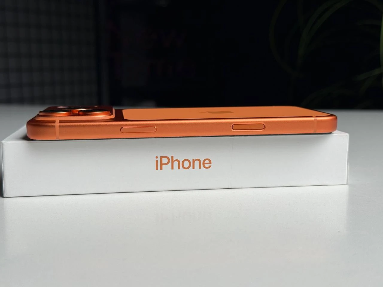 ВЖИВАНИЙ Б/У Apple iPhone 17 Pro Max 512GB Cosmic Orange (MFYT4) - Состояние: идеальное | Аккумулятор: 100% | Комплектация: полный | Гарантия: 12 мес.