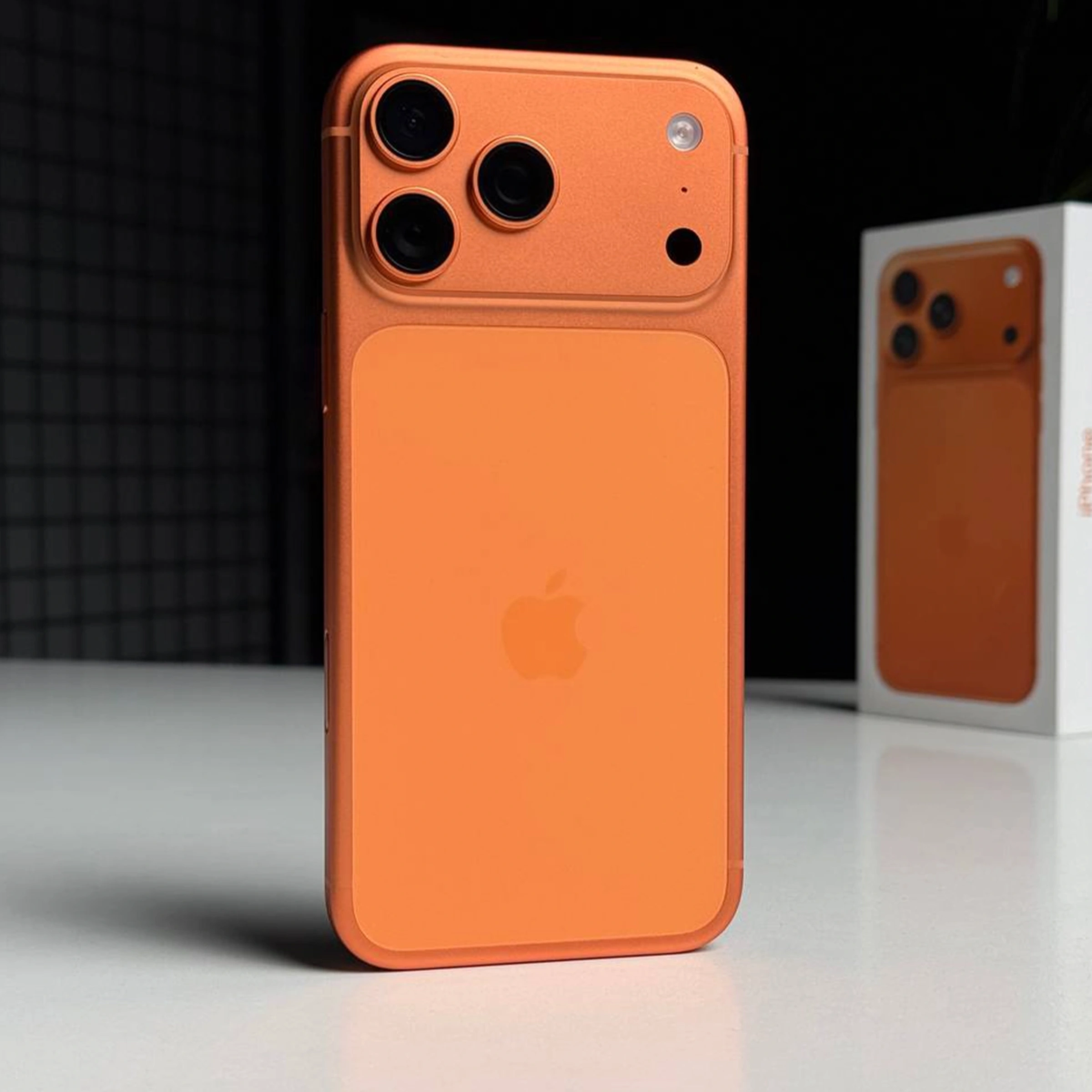 ВЖИВАНИЙ Б/У Apple iPhone 17 Pro Max 512GB Cosmic Orange (MFYT4) - Состояние: идеальное | Аккумулятор: 100% | Комплектация: полный | Гарантия: 12 мес.