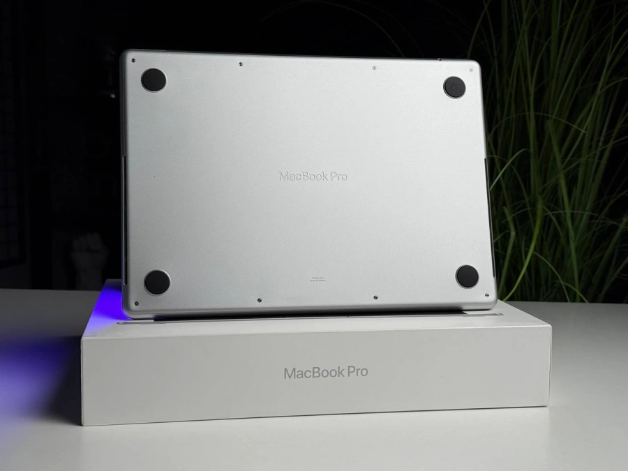 ВЖИВАНИЙ Б/У Apple MacBook Pro 14" M4/10CPU/10GPU/24GB/1TB Silver 2024 (MCX14) - Стан: гарний | Акумулятор: 100% | Комплектація: повний | Гарантія: 3 міс.