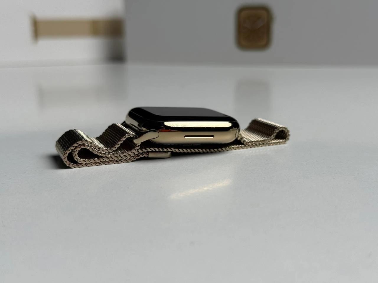 ВЖИВАНИЙ Б/У Apple Watch Series 8 GPS + Cellular 41mm Gold Stainless Steel Case with Milanese Loop Gold (MNJE3, MNJF3) - Состояние: хорошее | Аккумулятор: 86% | Комплектация: полный | Гарантия: 3 мес.