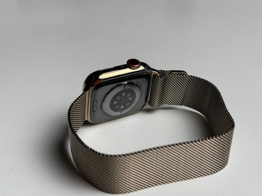 ВЖИВАНИЙ Б/У Apple Watch Series 8 GPS + Cellular 41mm Gold Stainless Steel Case with Milanese Loop Gold (MNJE3, MNJF3) - Состояние: хорошее | Аккумулятор: 86% | Комплектация: полный | Гарантия: 3 мес.