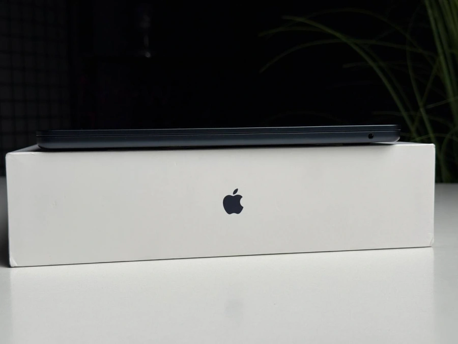 ВЖИВАНИЙ Б/У MacBook Air 15" M2/16GB/512GB Midnight 2023 (Z18T000PP) - Состояние: удовлетворительное | Аккумулятор: 86% | Комплектация: полный | Гарантия: 3 мес.