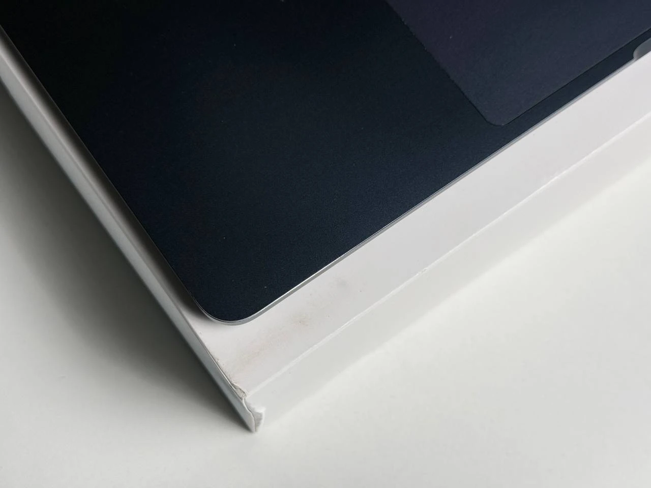 ВЖИВАНИЙ Б/У MacBook Air 15" M2/16GB/512GB Midnight 2023 (Z18T000PP) - Состояние: удовлетворительное | Аккумулятор: 86% | Комплектация: полный | Гарантия: 3 мес.