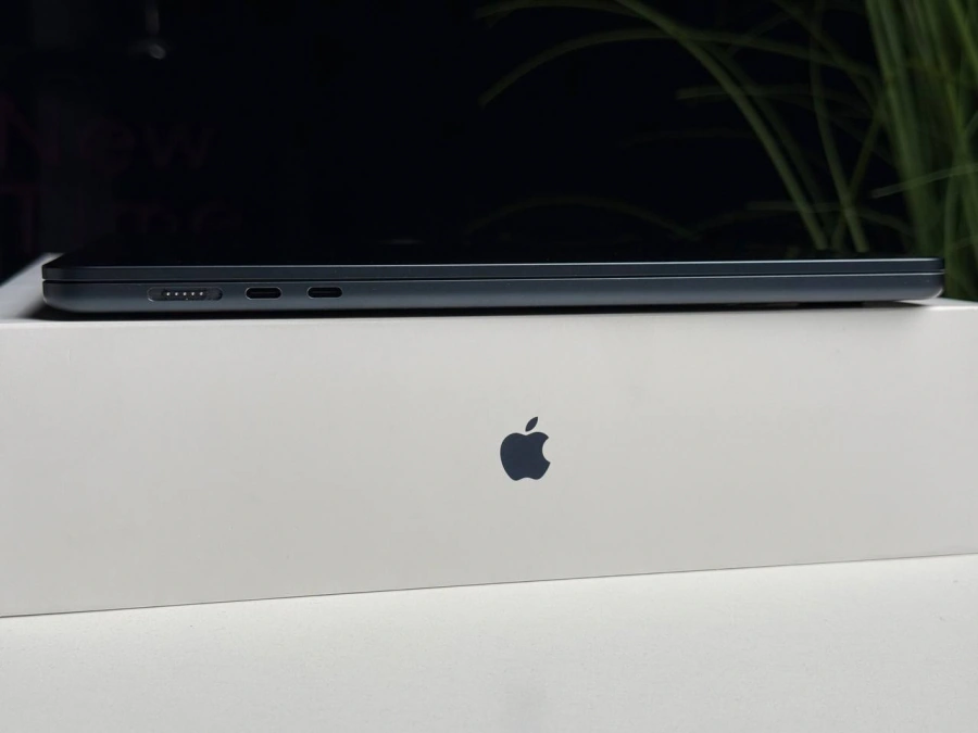 ВЖИВАНИЙ Б/У MacBook Air 15" M2/16GB/512GB Midnight 2023 (Z18T000PP) - Состояние: удовлетворительное | Аккумулятор: 86% | Комплектация: полный | Гарантия: 3 мес.
